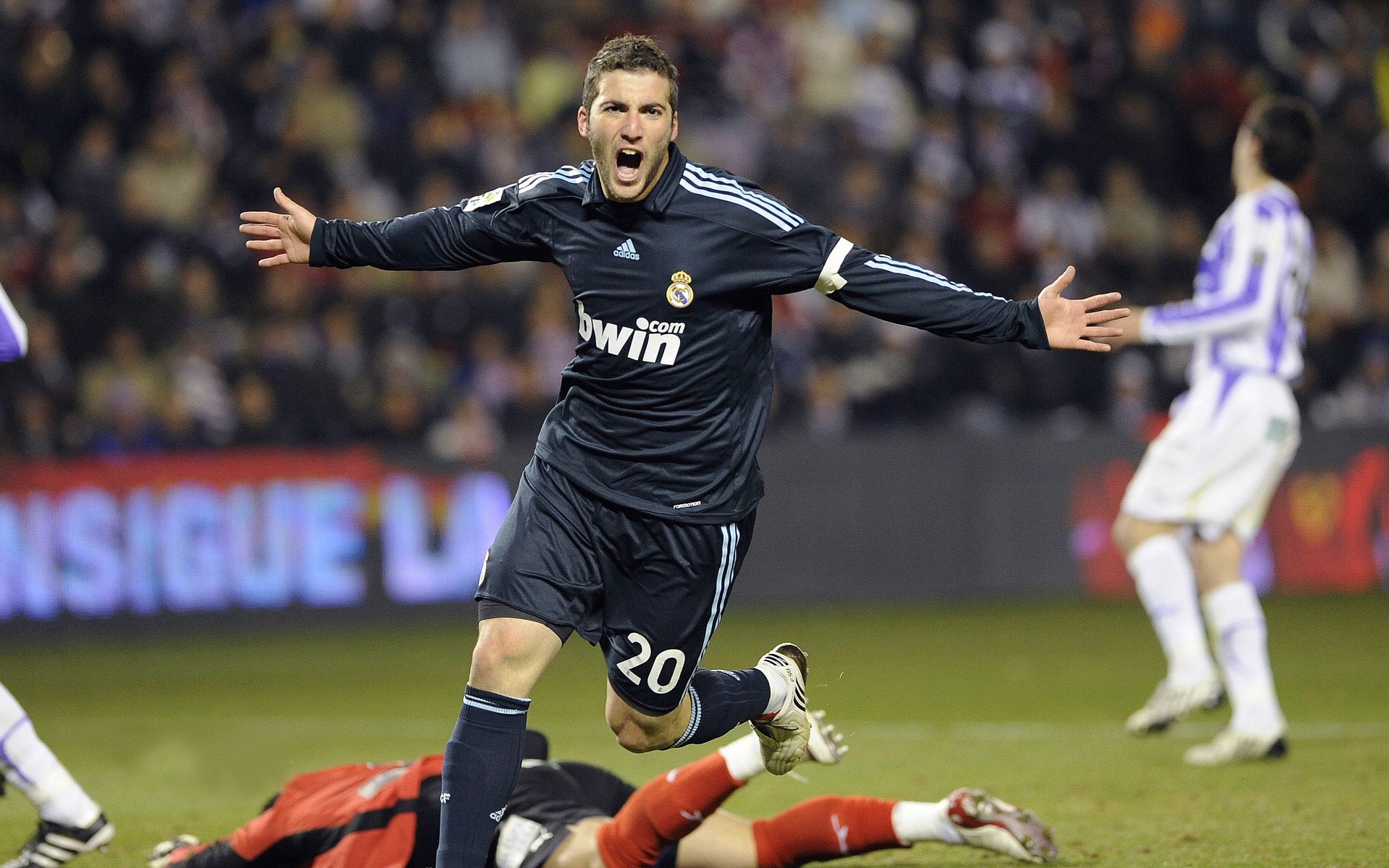 海港锋线火力爆棚多名球员状态正佳，海港球队